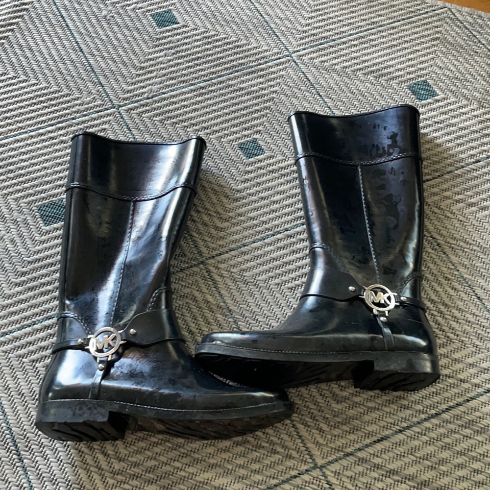 Michael Korda Larson Black silver rubber rain boot